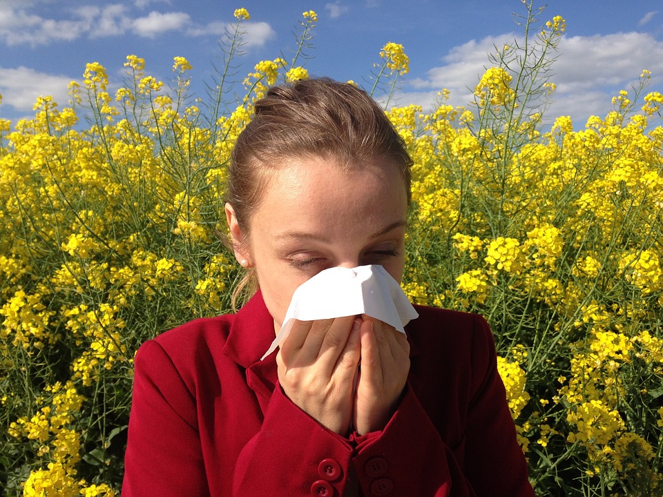 Image of lady with hayfever allergy